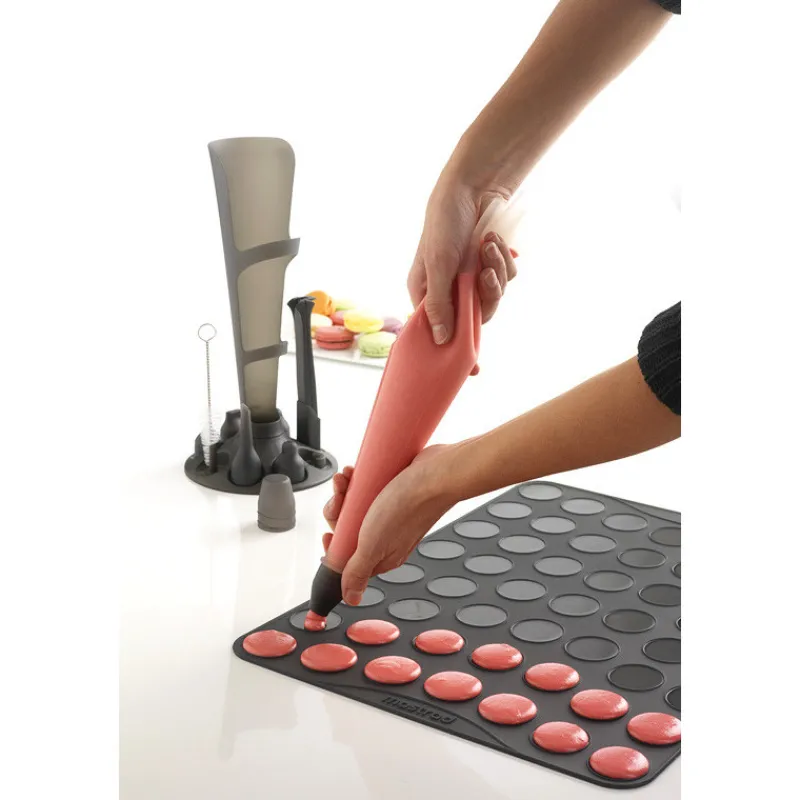 MASTRAD Poches À Douille Pâtissières|Douilles Pâtisserie|Kit Poches à Douille Silicone + 6 Douilles