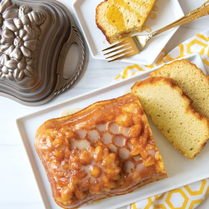 NORDIC WARE Moule Anti-adhésif|Moules À Gâteaux|Moule à Cake Fleurs et Abeilles Toffee