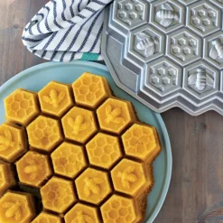 NORDIC WARE Moule Anti-adhésif|Moules À Gâteaux|Moule à Gâteau Nid d'Abeilles Toffee