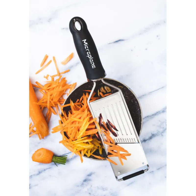 MICROPLANE Mandoline De Cuisine|Râpe À Légumes|Râpe à Julienne Gourmet Noir