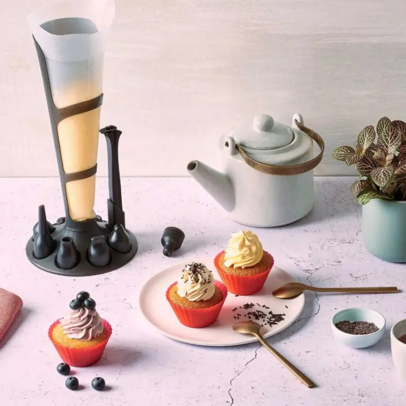 MASTRAD Poches À Douille Pâtissières|Douilles Pâtisserie|Set Poche à Douille et 12 Douilles Inox